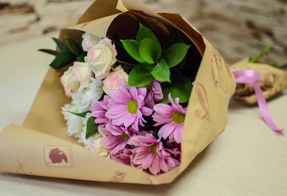 Букет цветов из: Розы и Хризантемы в Валдае