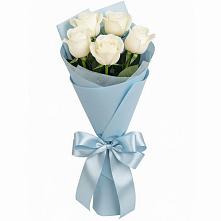 Букет 5 Белых роз Проуд в Валдае