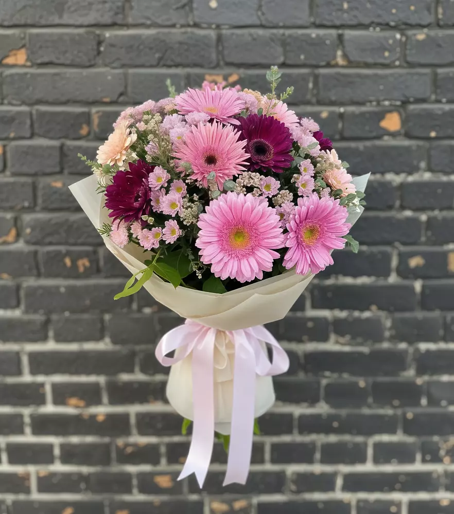 Букет цветов из: Герберы и Хризантемы в Валдае