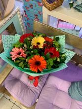 Букет цветов из:  Герберы, Хризантемы и Альстромерии #REPLACE_PRED# Валдае