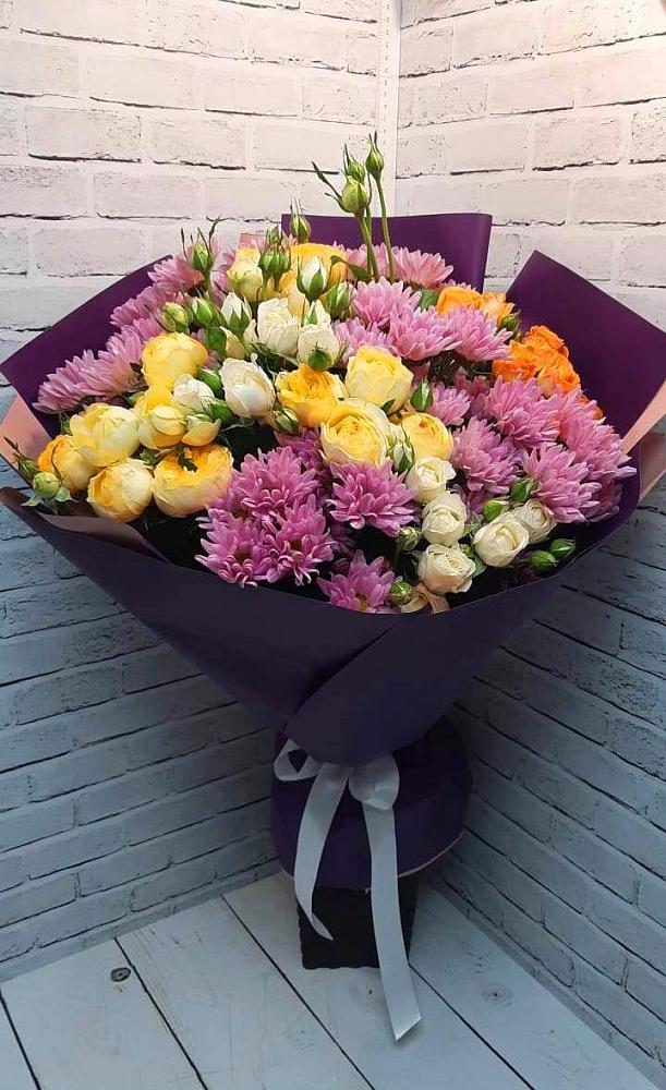 Букет цветов из: Хризантемы и Розы в Валдае
