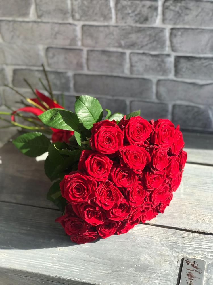 Букет Красные розы Фридом в Валдае