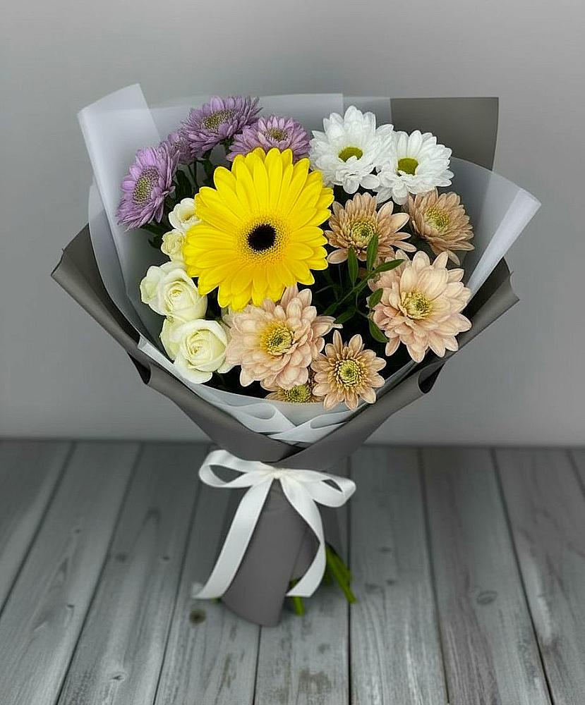 Букет цветов из: Розы, Герберы и Хризантемы в Валдае