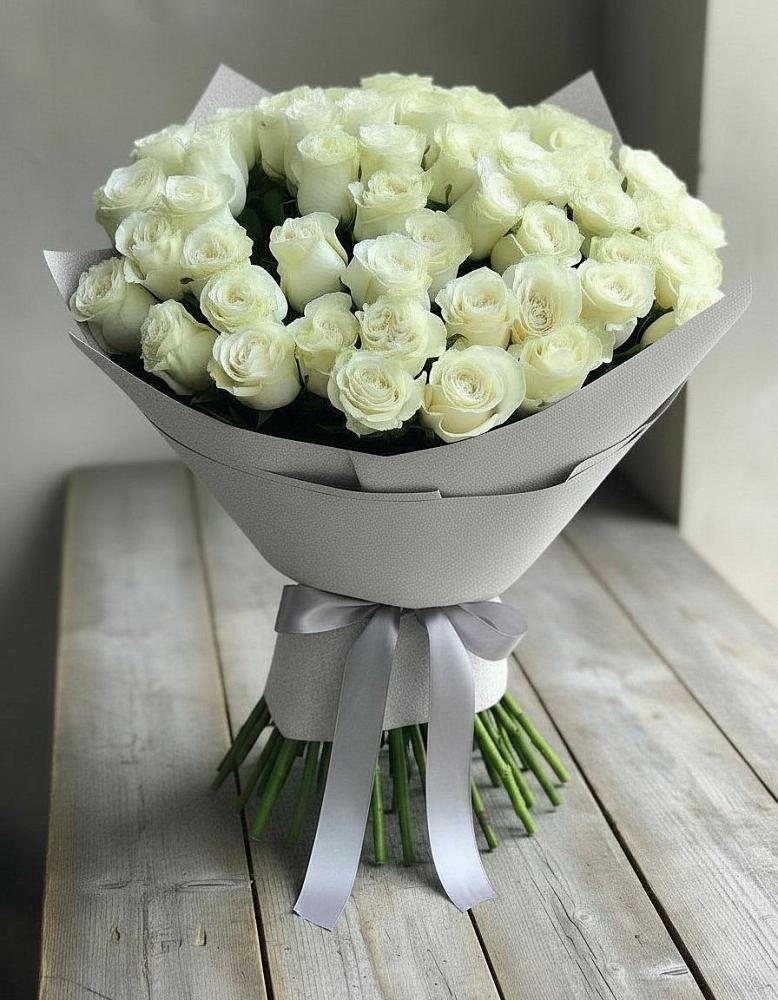 Букет 35 Белых роз в Валдае