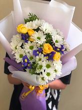 Букет цветов из:  Ирисы, Хризантемы и Розы #REPLACE_PRED# Валдае