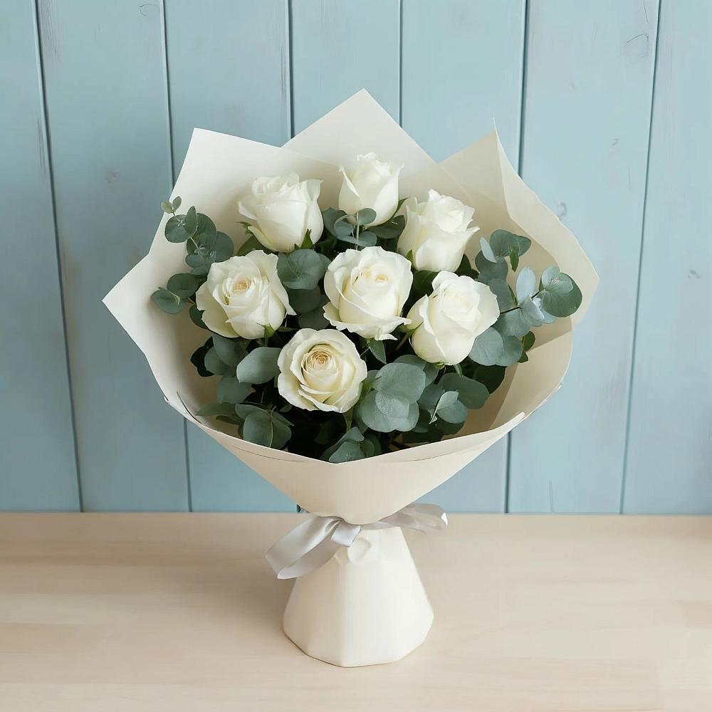 Букет Белые розы в Эвкалипте в Валдае