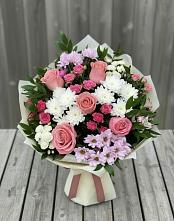 Букет цветов из:  Альстромерии, Гвоздики, Розы и Хризантемы #REPLACE_PRED# Валдае