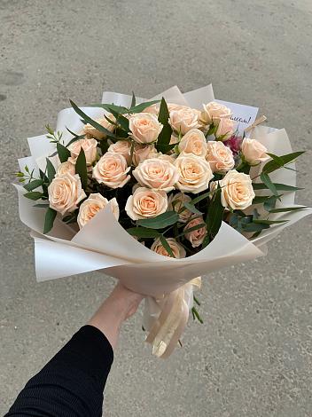 Букет Кремовые розы Латте в Валдае