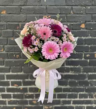 Букет цветов из:  Герберы и Хризантемы #REPLACE_PRED# Валдае