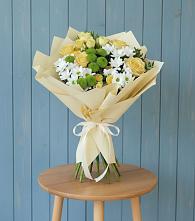 Букет цветов из:  Хризантемы и Розы в Валдае