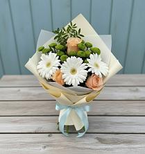 Букет цветов из:  Герберы, Розы и Хризантемы в Валдае