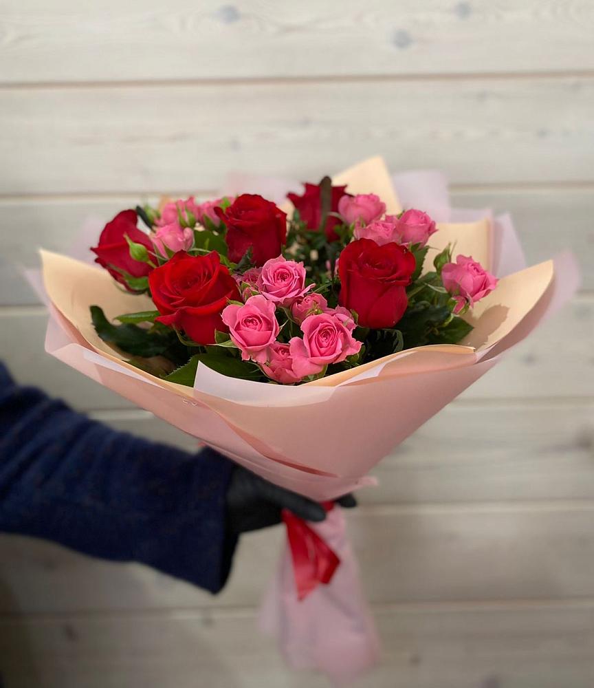 Букет цветов из: Розы в Валдае