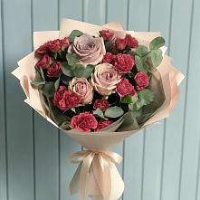 Букет цветов из:  Гвоздики и Розы в Валдае