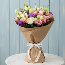 Букет цветов из:  Лизиантусы в Валдае