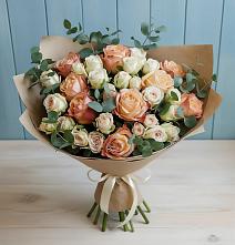 Букет цветов из:  Альстромерии и Розы в Валдае